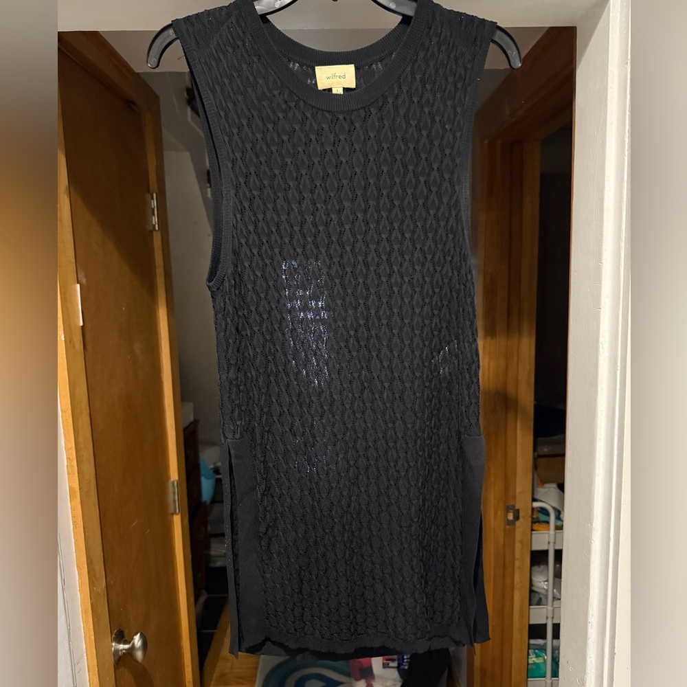 Stunning EUC and super sexy Wilfred Black Sleeveless long Knit Top/tunic